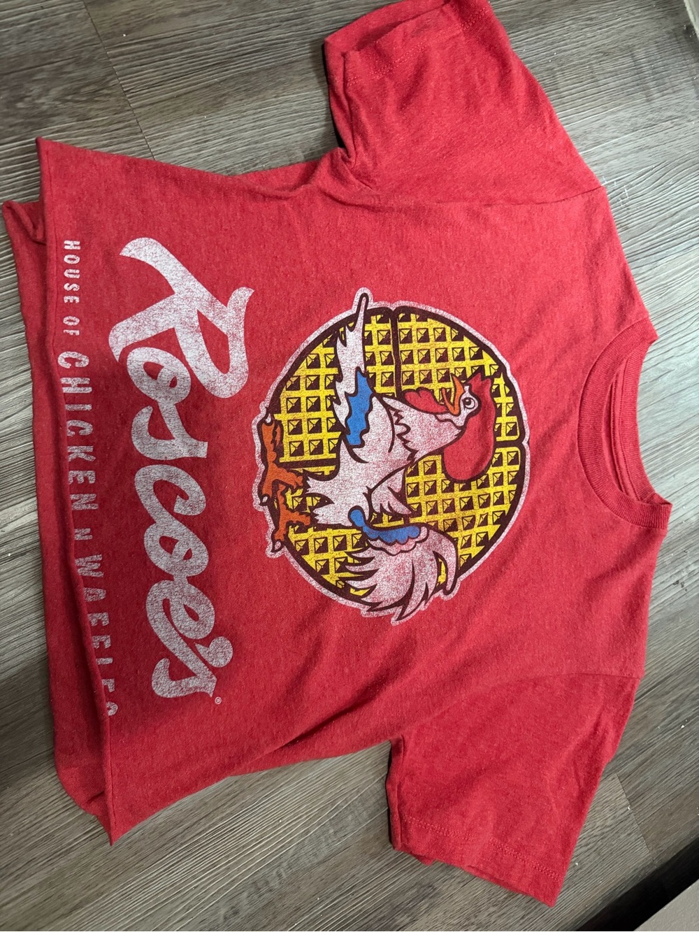 Roscoe’s Chicken and Waffles Red Graphic Logo T-Shirt- small, cropped